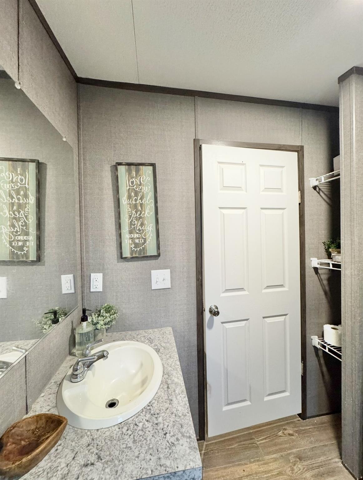 1575 County Road B Rd, Lexington, TX 78947