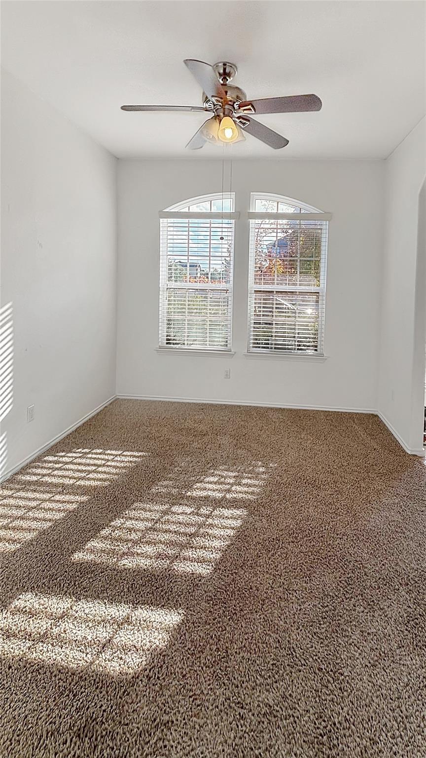 133 S Langtry Ln, Jarrell, TX 76537