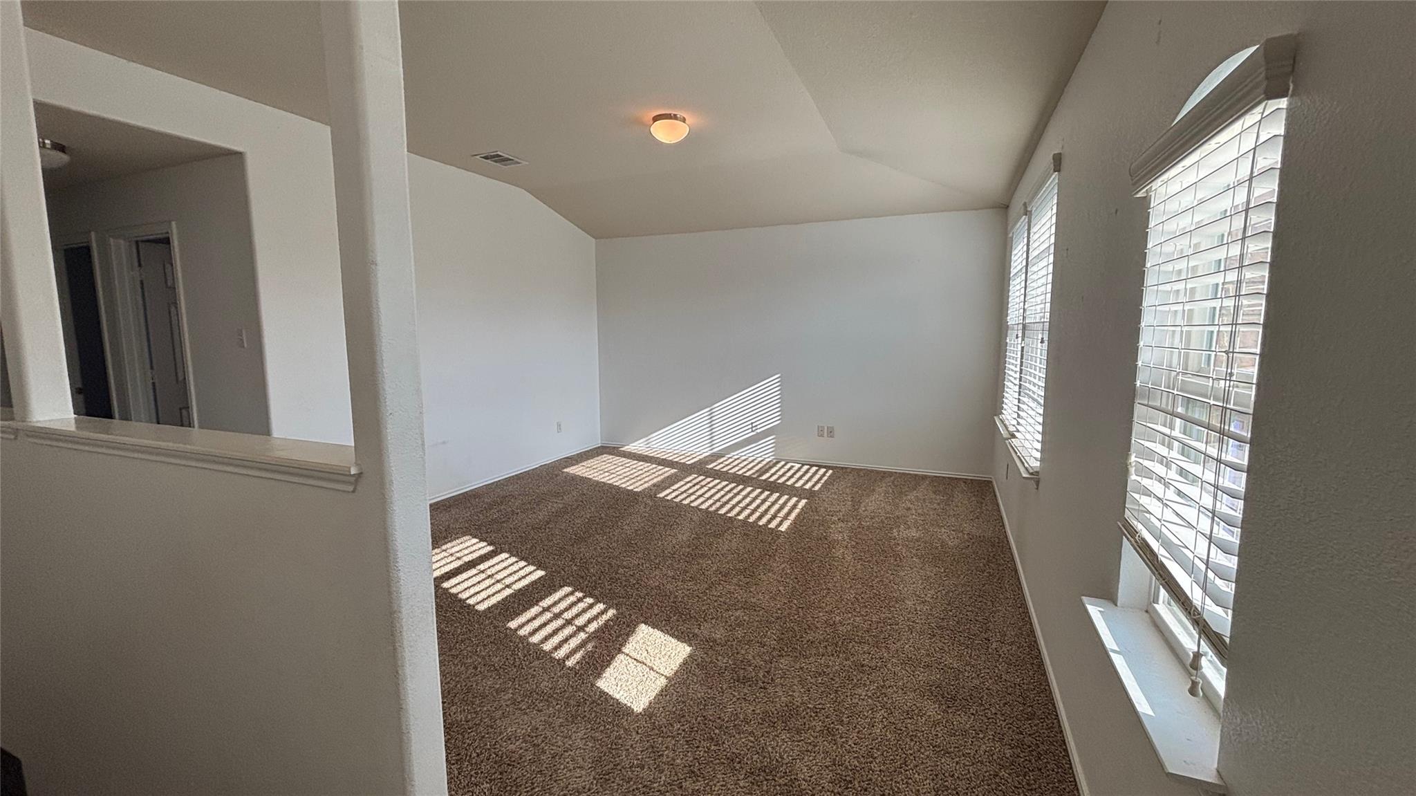 133 S Langtry Ln, Jarrell, TX 76537