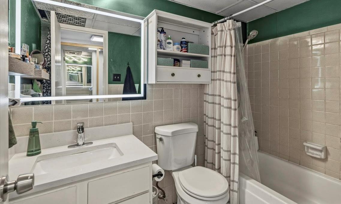 1800 Lavaca St # A305, Austin, TX 78701