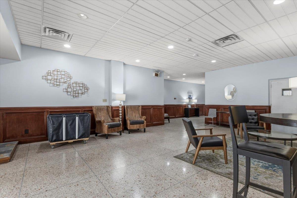 1800 Lavaca St # A305, Austin, TX 78701