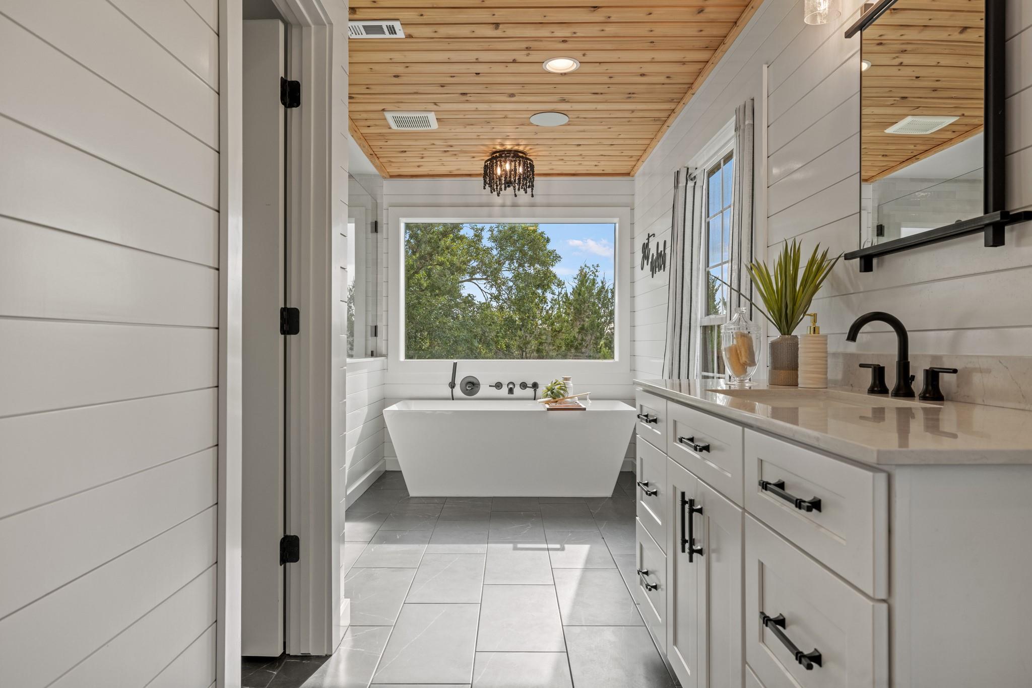 19505 Fm 150 W, Driftwood, TX 78619