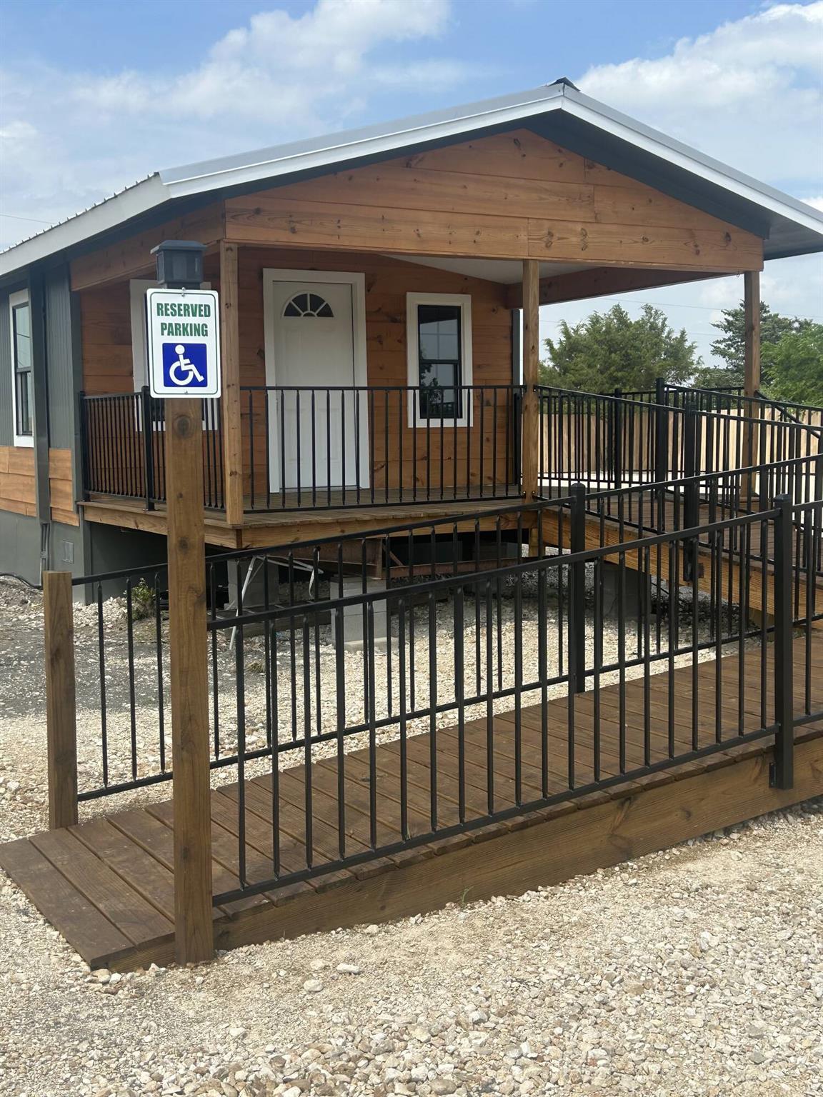 11808 US HWY 183 Highway, Buda, TX 78610