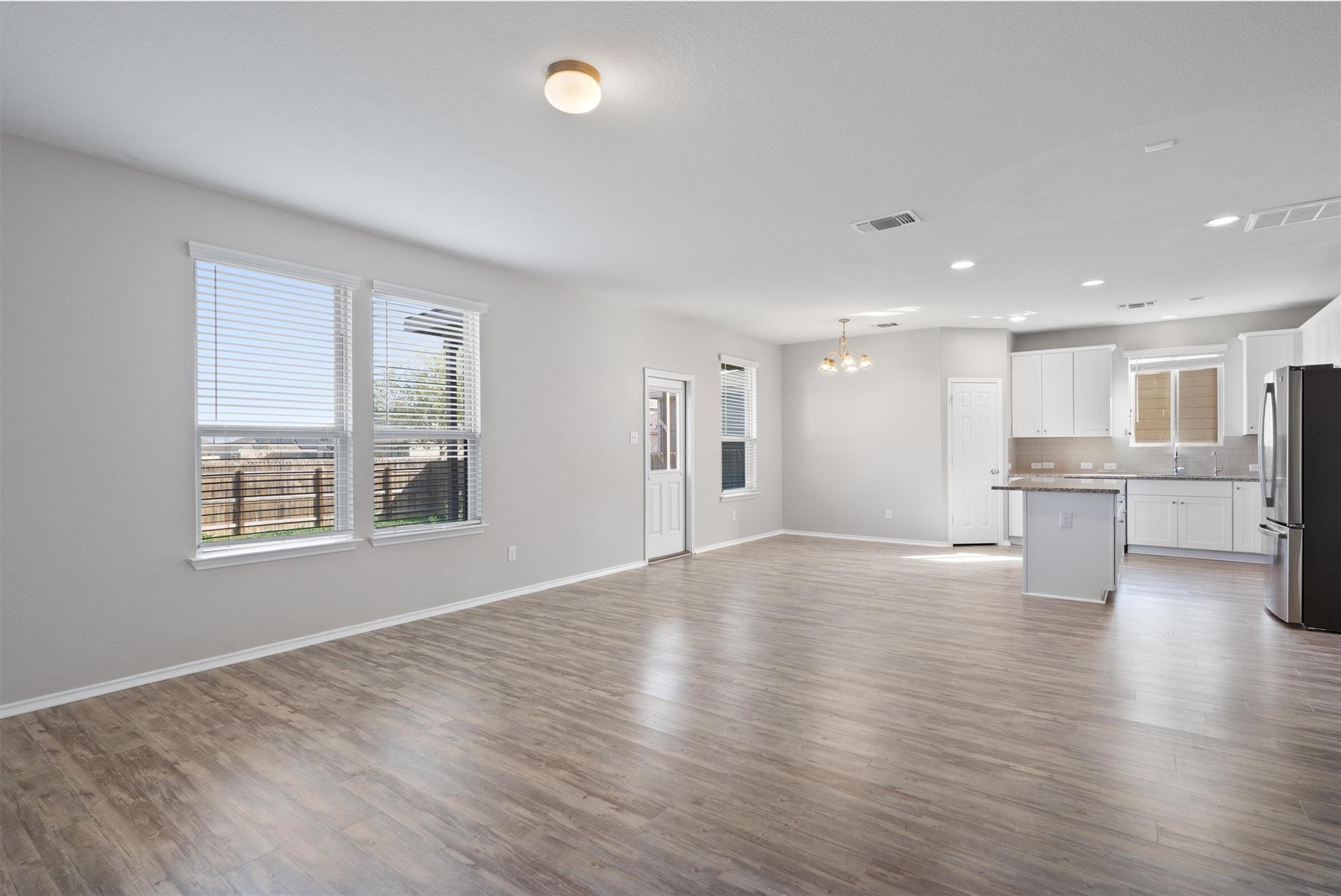 113 Kildeer Pass, Jarrell, TX 76537