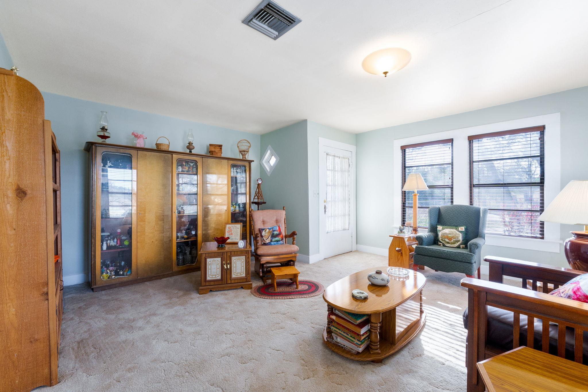 1003 N Ridge St, Lampasas, TX 76550