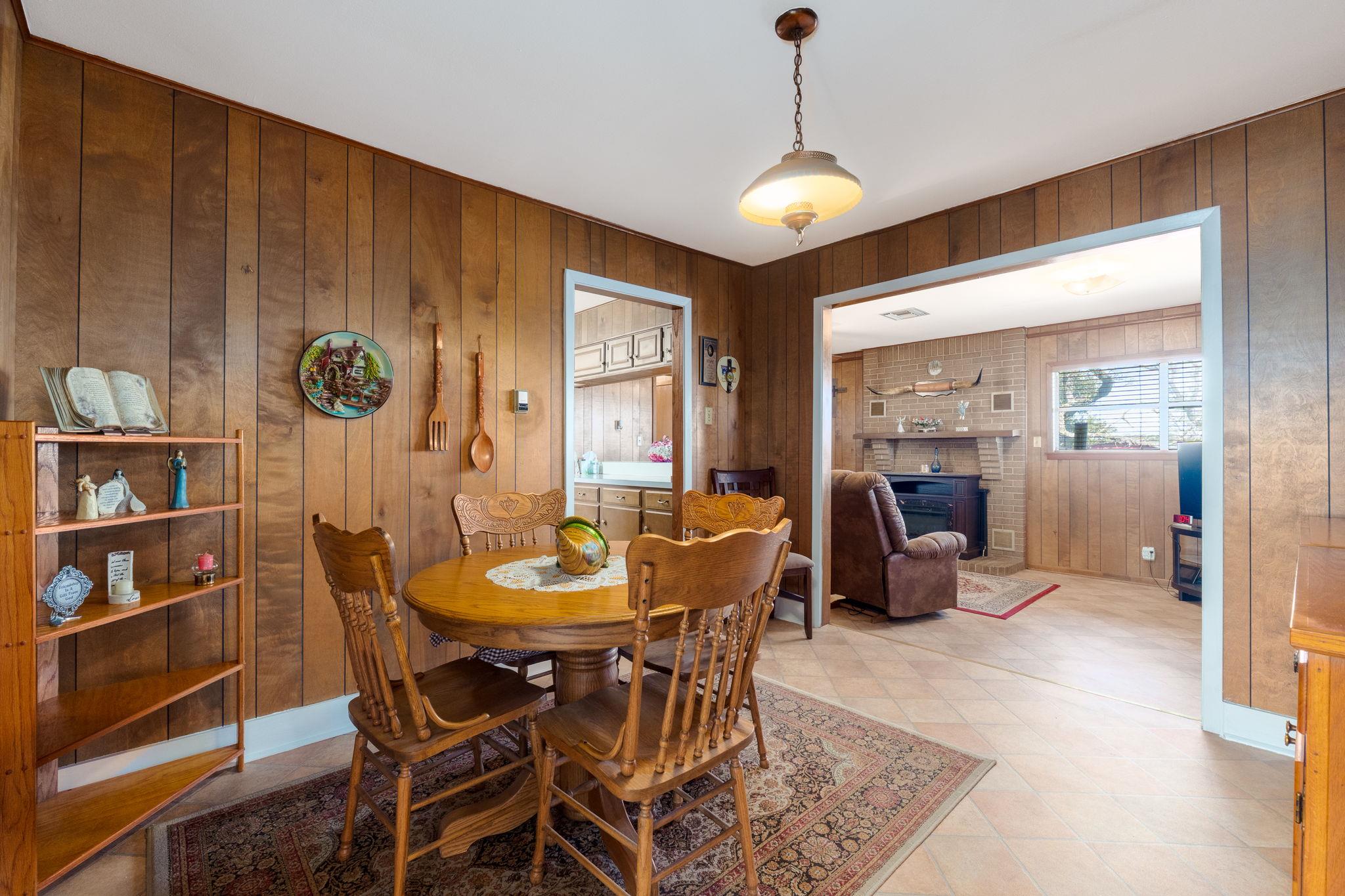 1003 N Ridge St, Lampasas, TX 76550