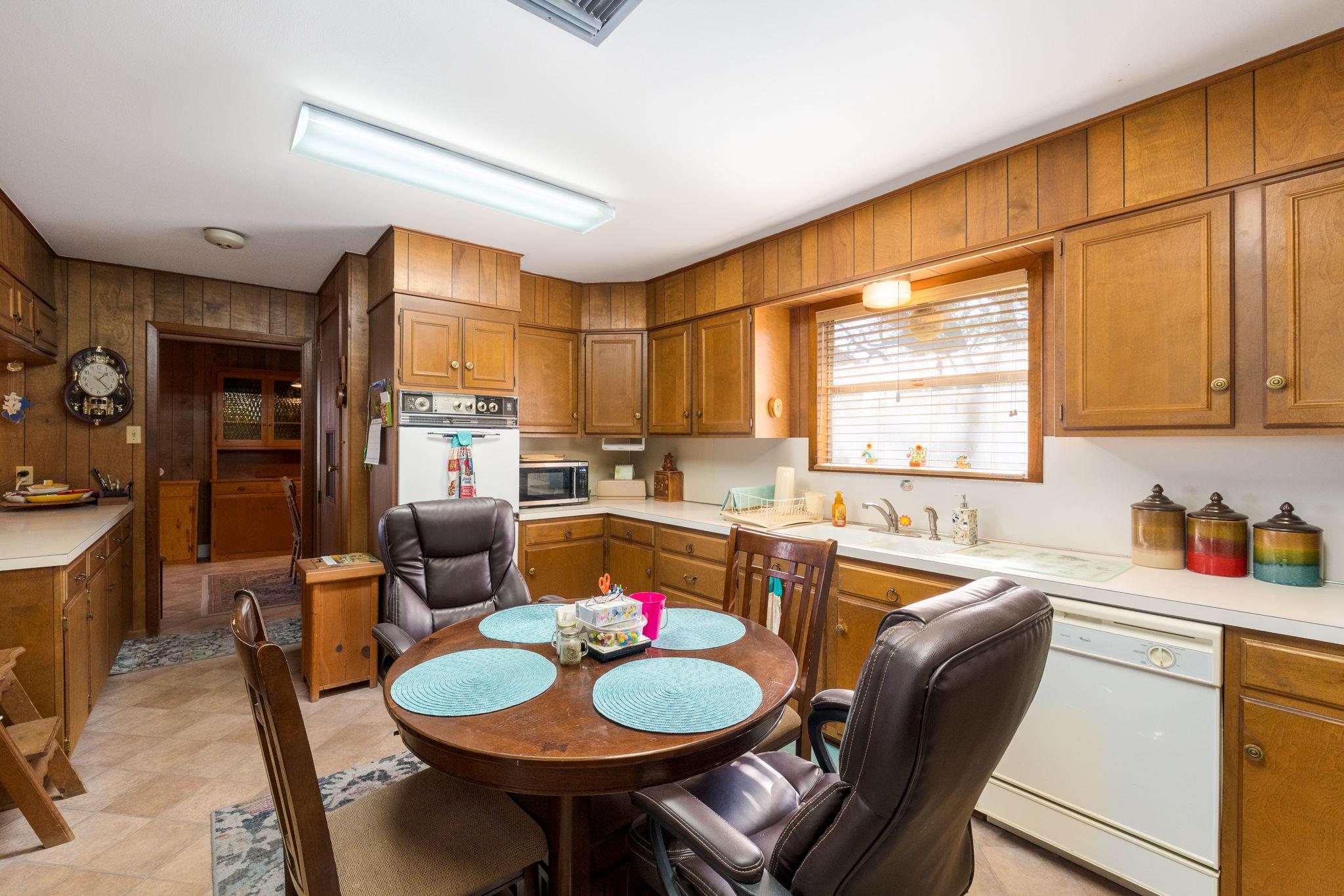 1003 N Ridge St, Lampasas, TX 76550