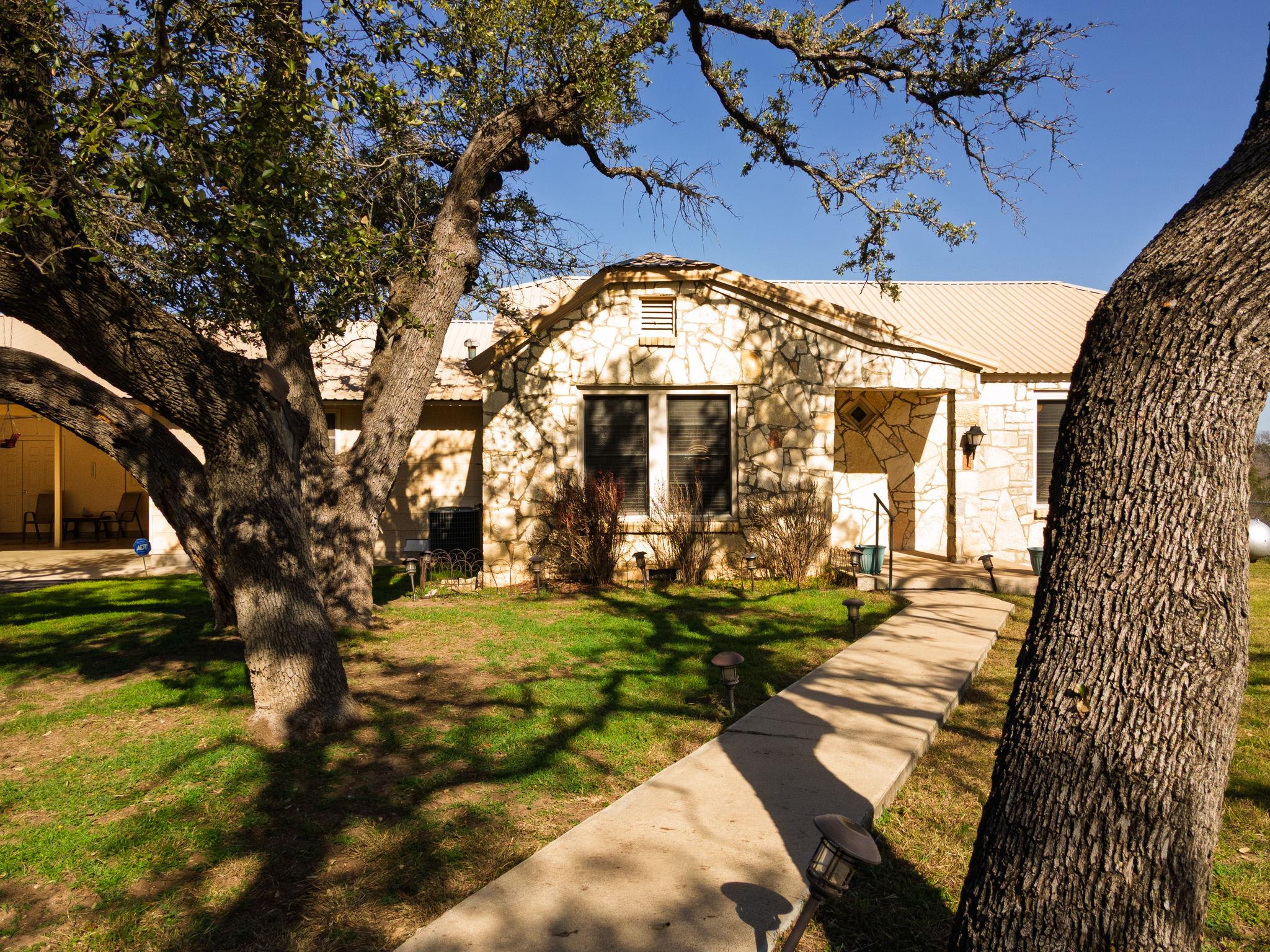 1003 N Ridge St, Lampasas, TX 76550