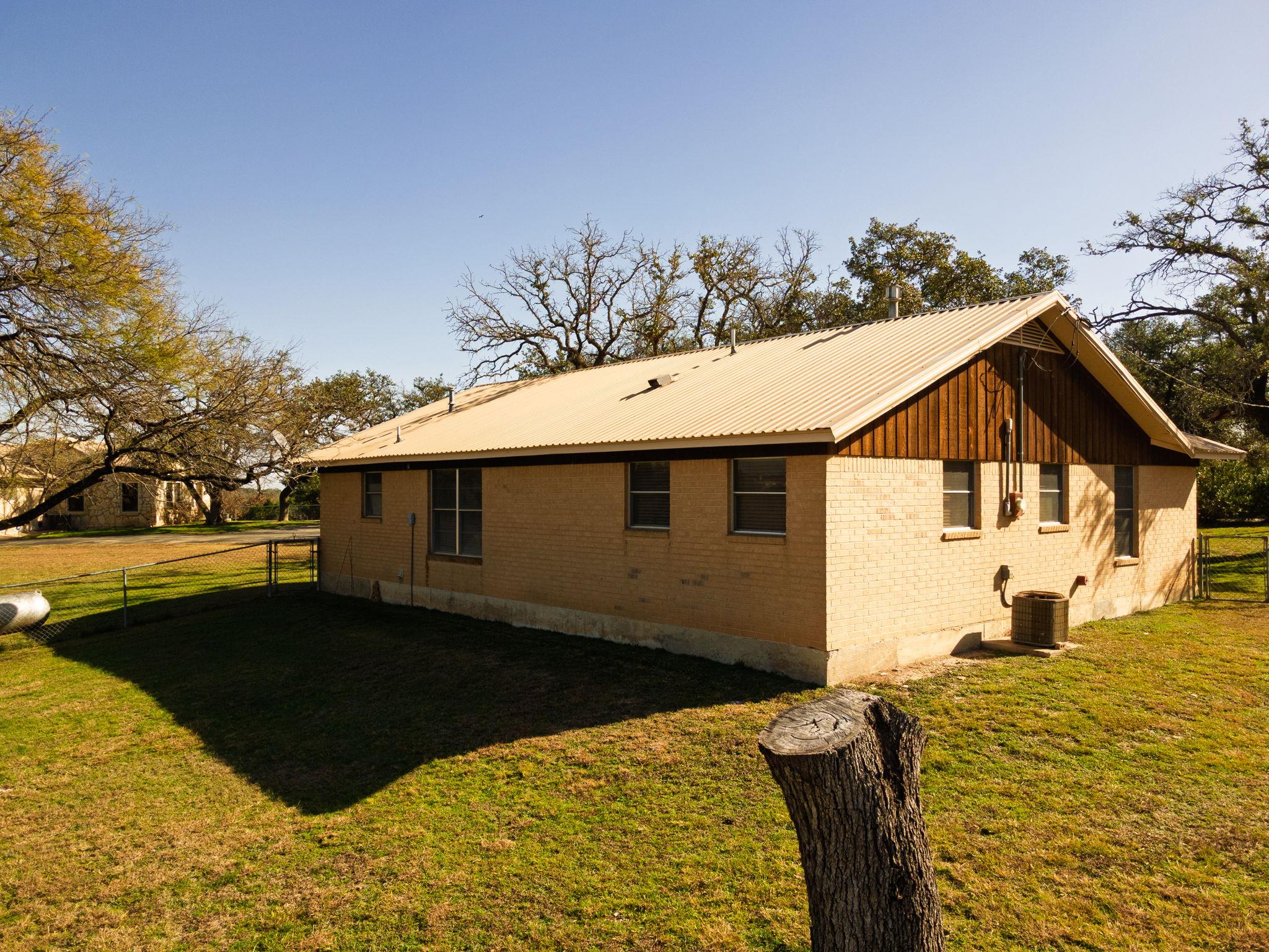 1003 N Ridge St, Lampasas, TX 76550