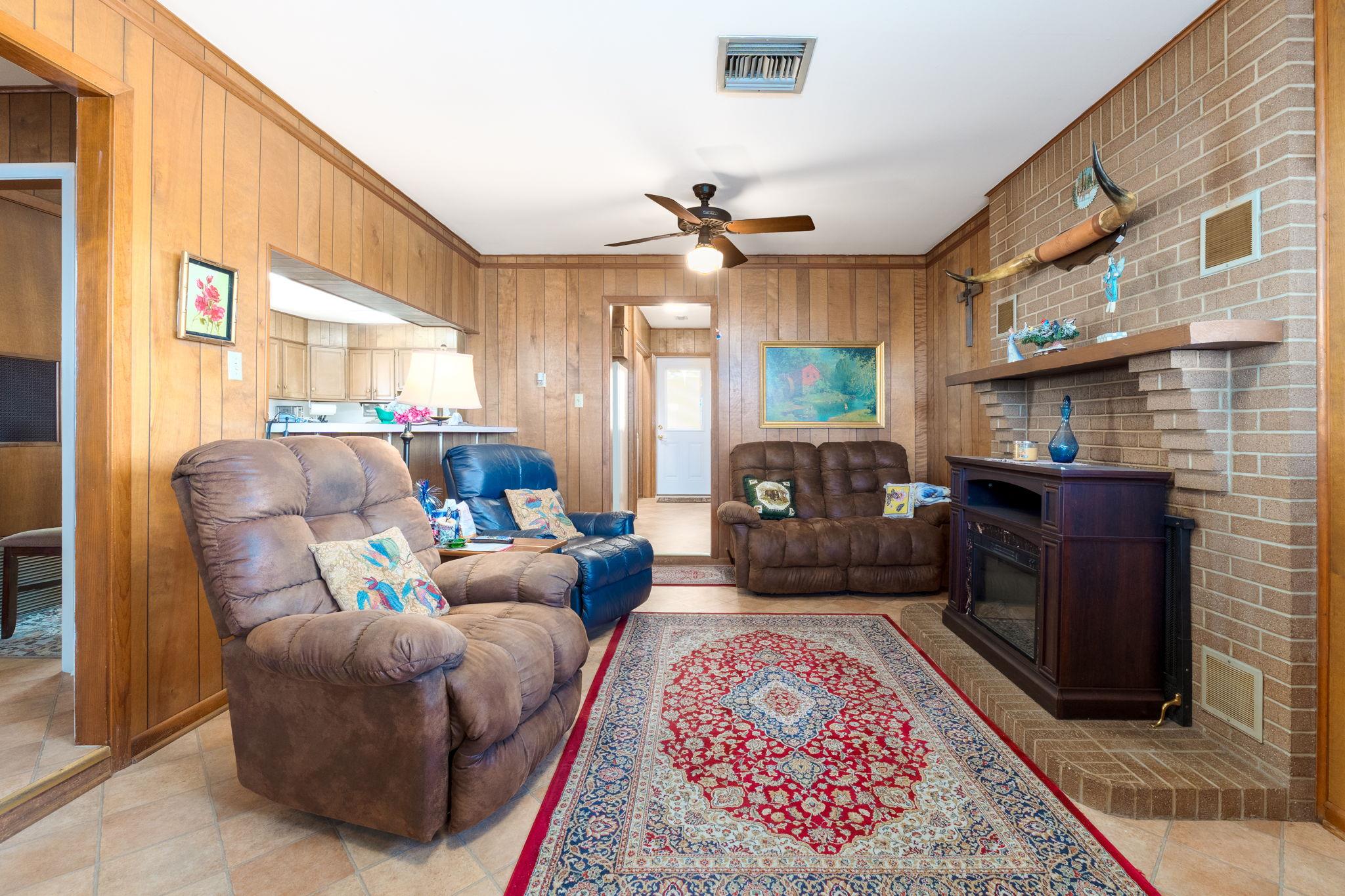 1003 N Ridge St, Lampasas, TX 76550