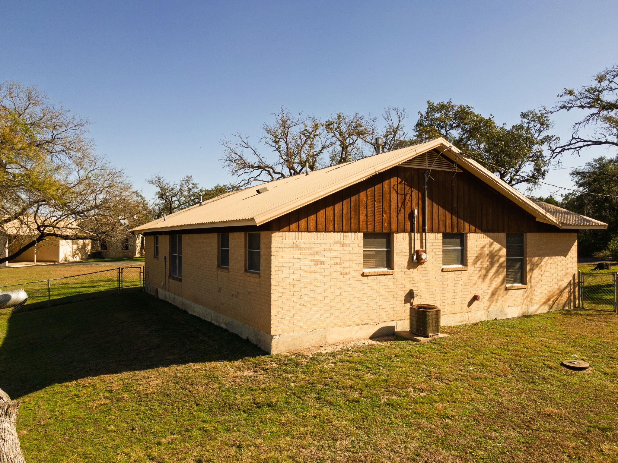 1003 N Ridge St, Lampasas, TX 76550