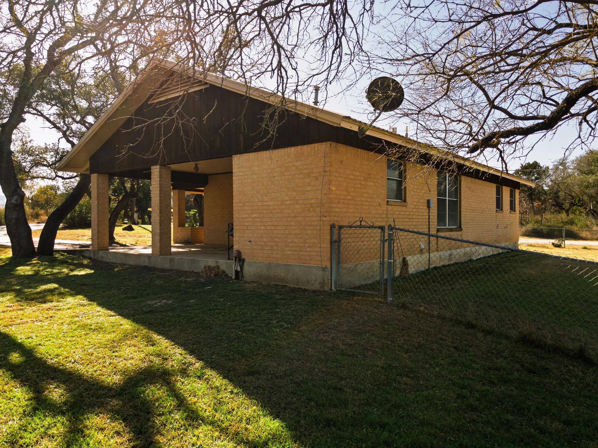 1003 N Ridge St, Lampasas, TX 76550
