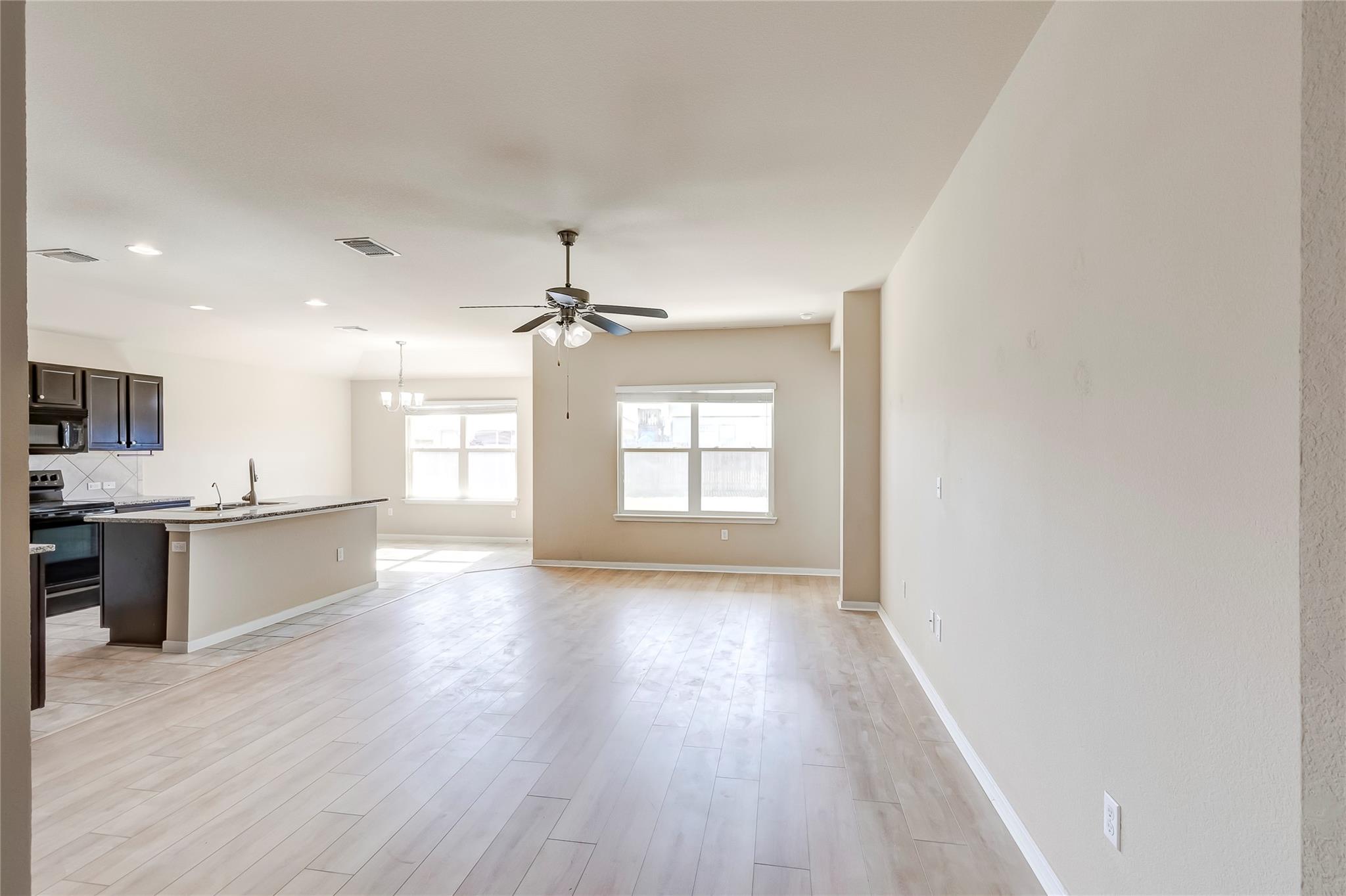 100 Sulphur River Loop, Hutto, TX 78634