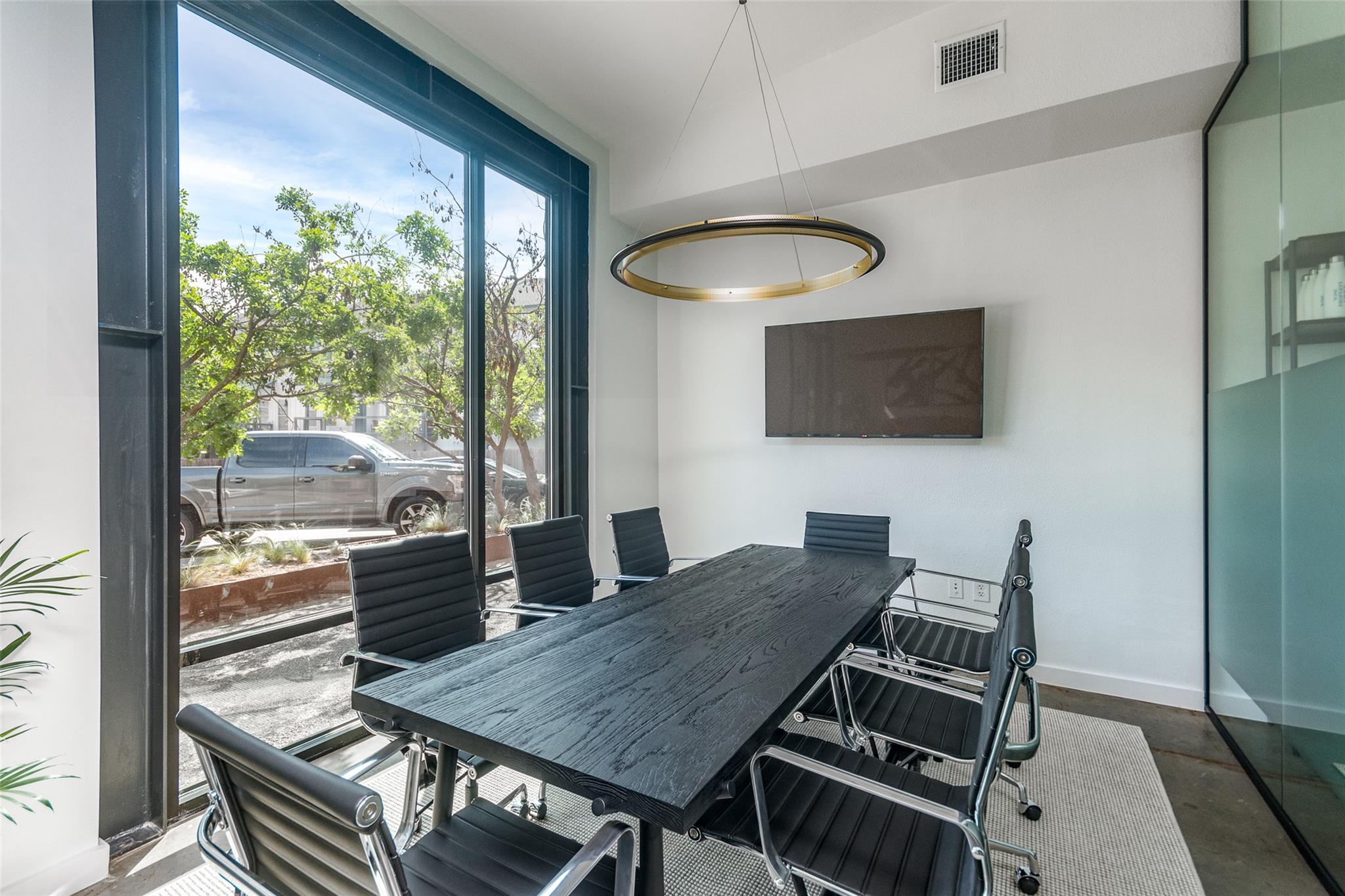 2525 S Lamar Blvd # 11, Austin, TX 78704