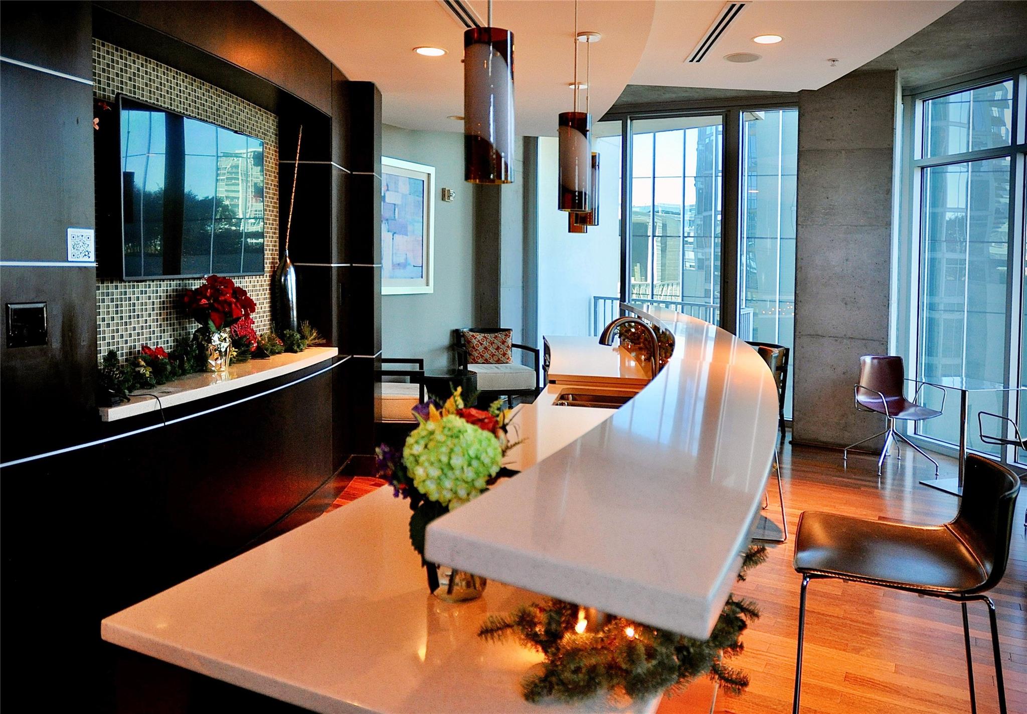 360 Nueces St # 913, Austin, TX 78701