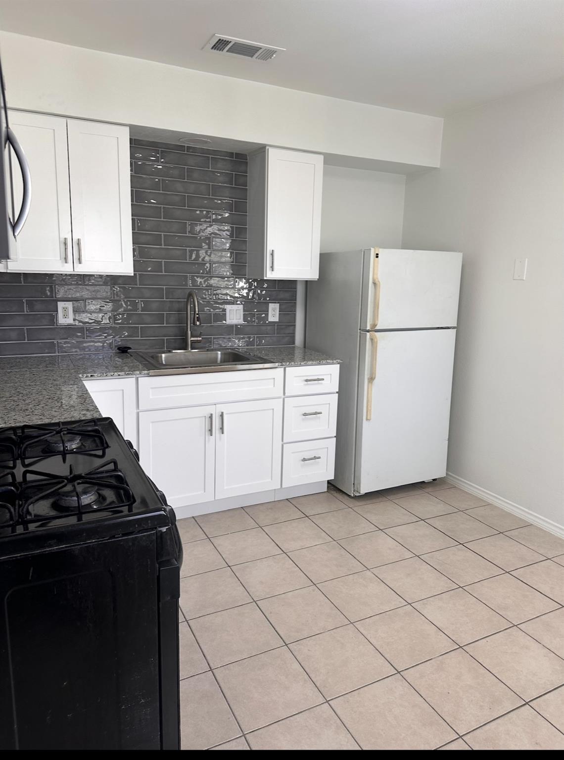 6910 Circle S Rd # B, Austin, TX 78745