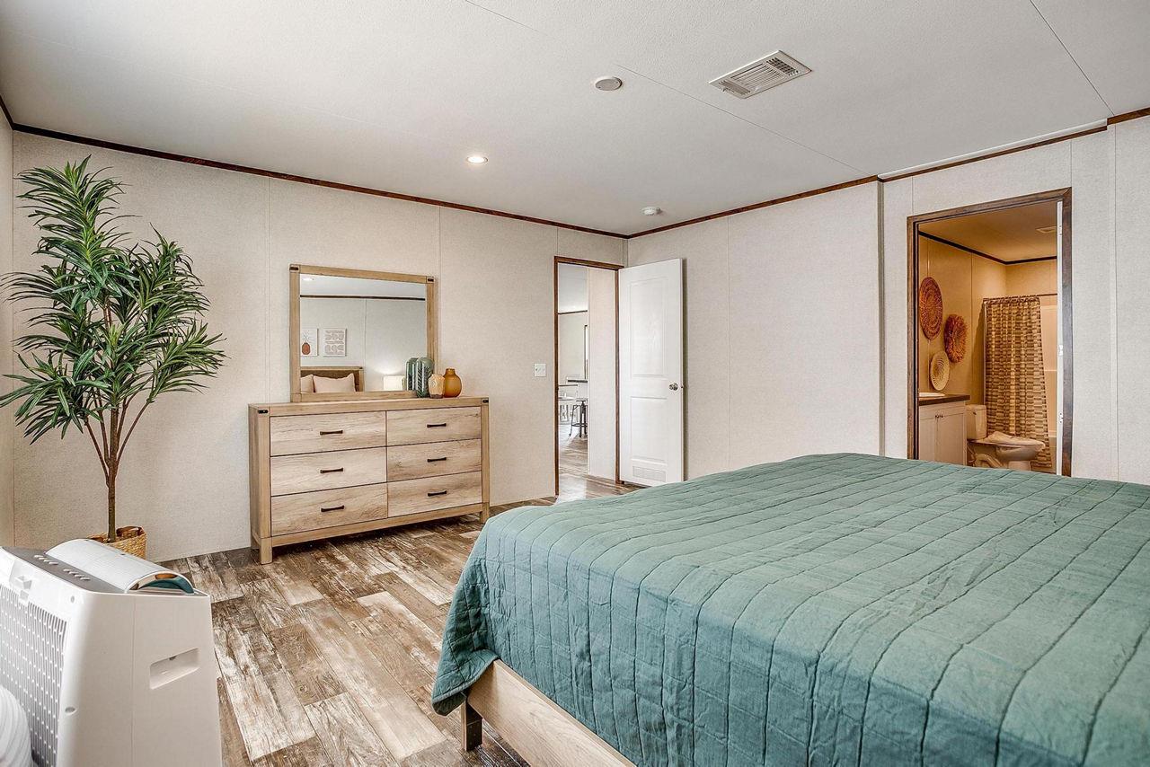 1304 Saddleback Dr, Bellville, TX 77418