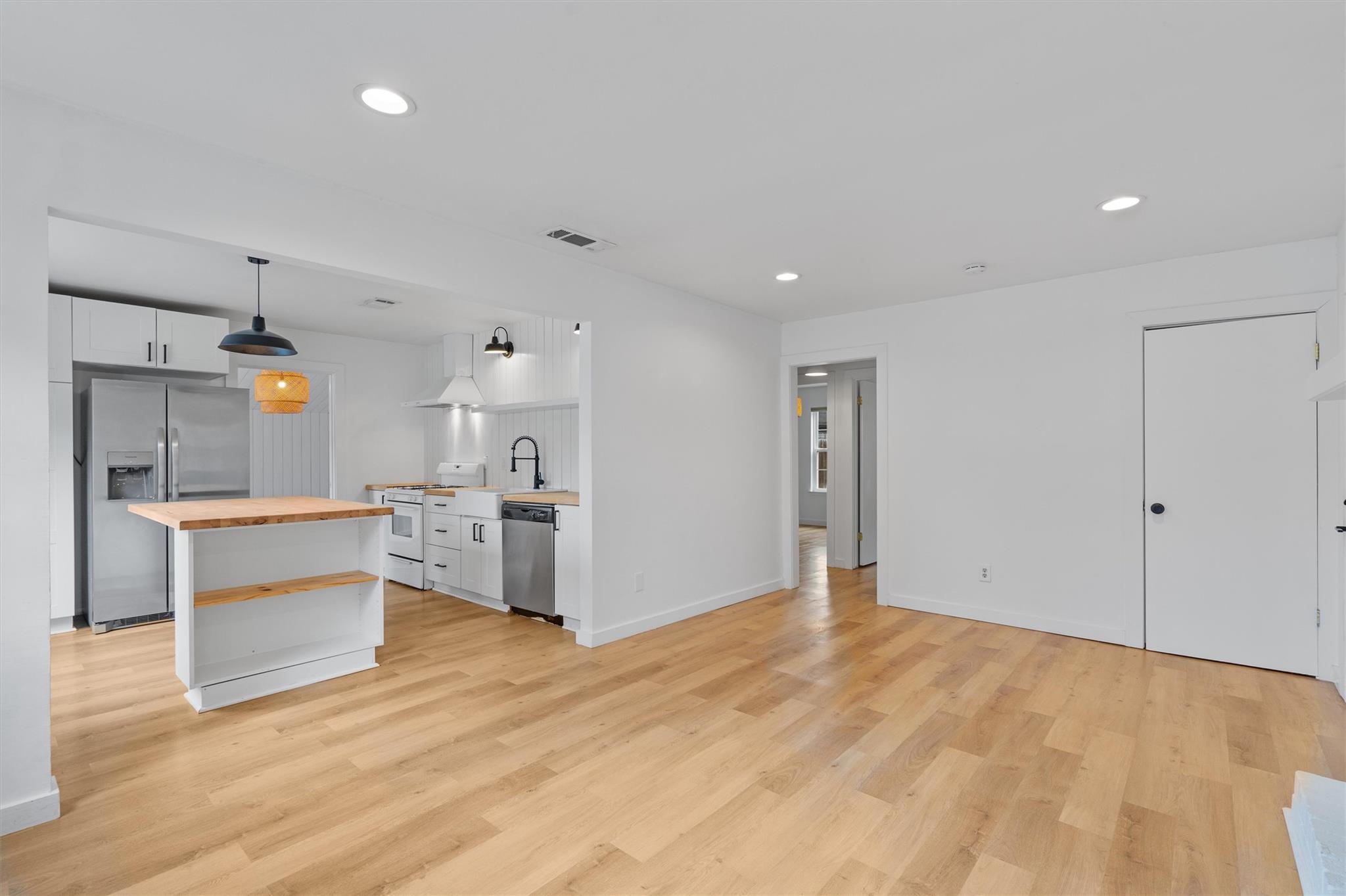 1228 Broadmoor Dr, Austin, TX 78723