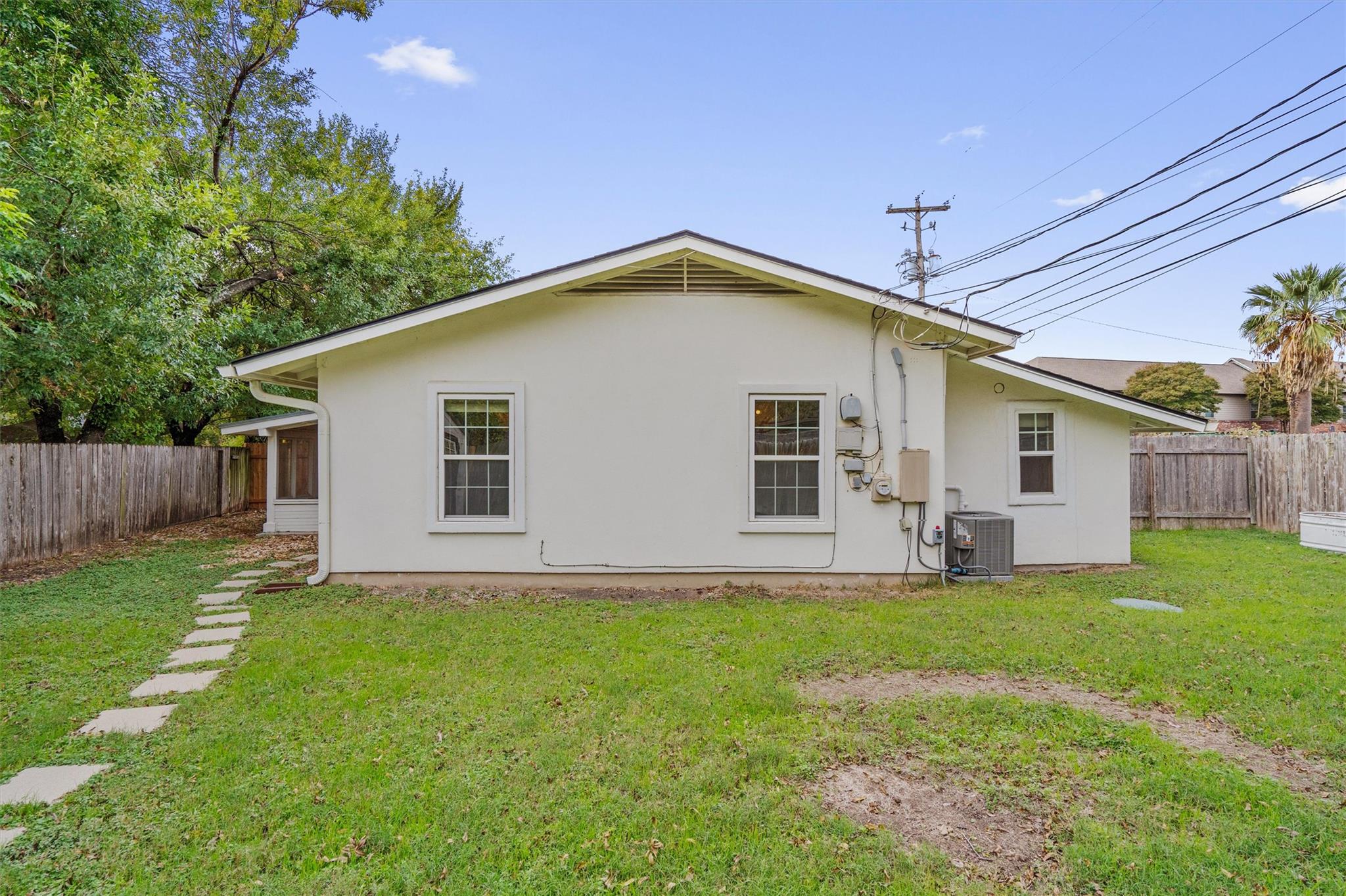 1228 Broadmoor Dr, Austin, TX 78723