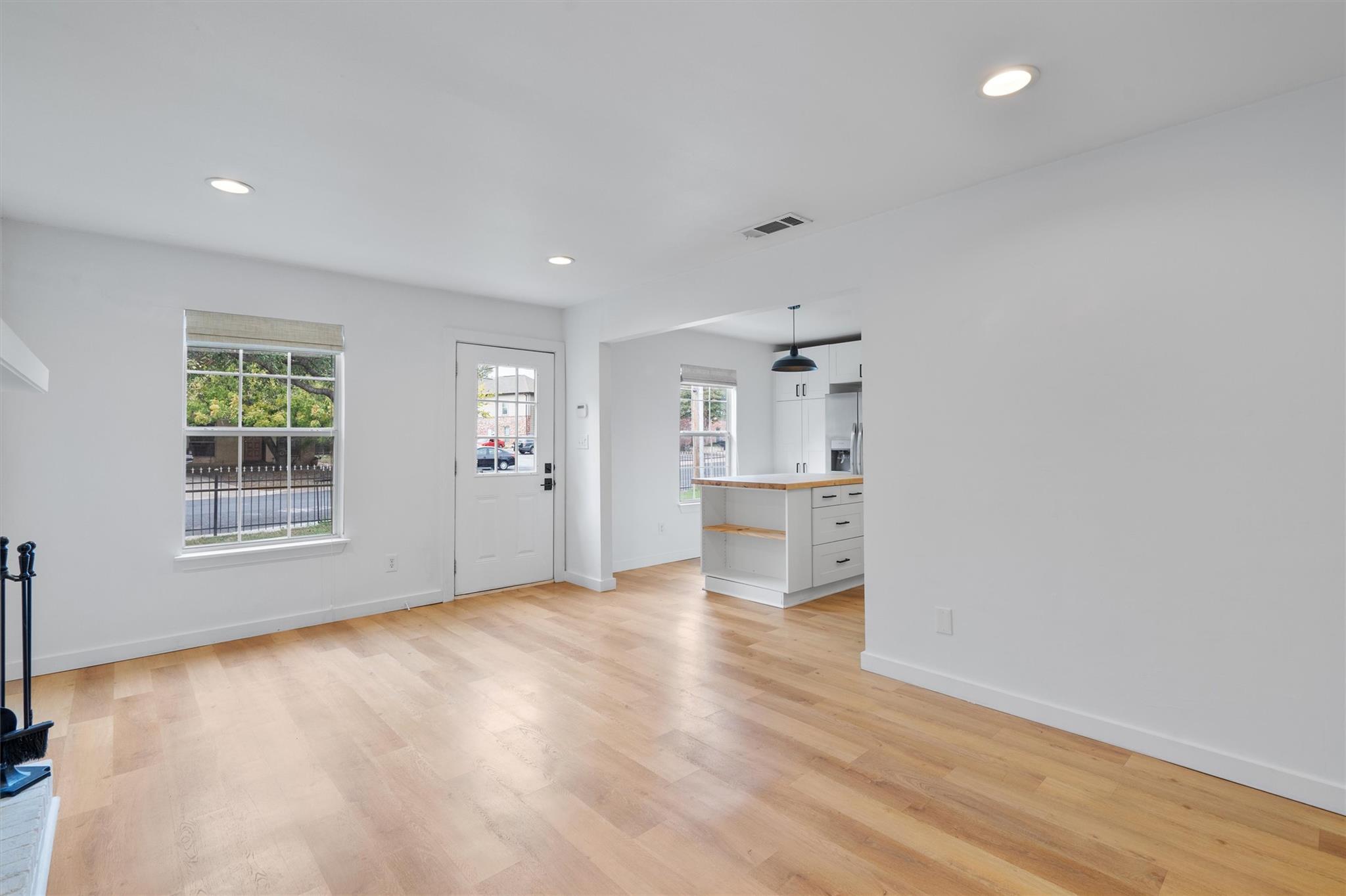 1228 Broadmoor Dr, Austin, TX 78723