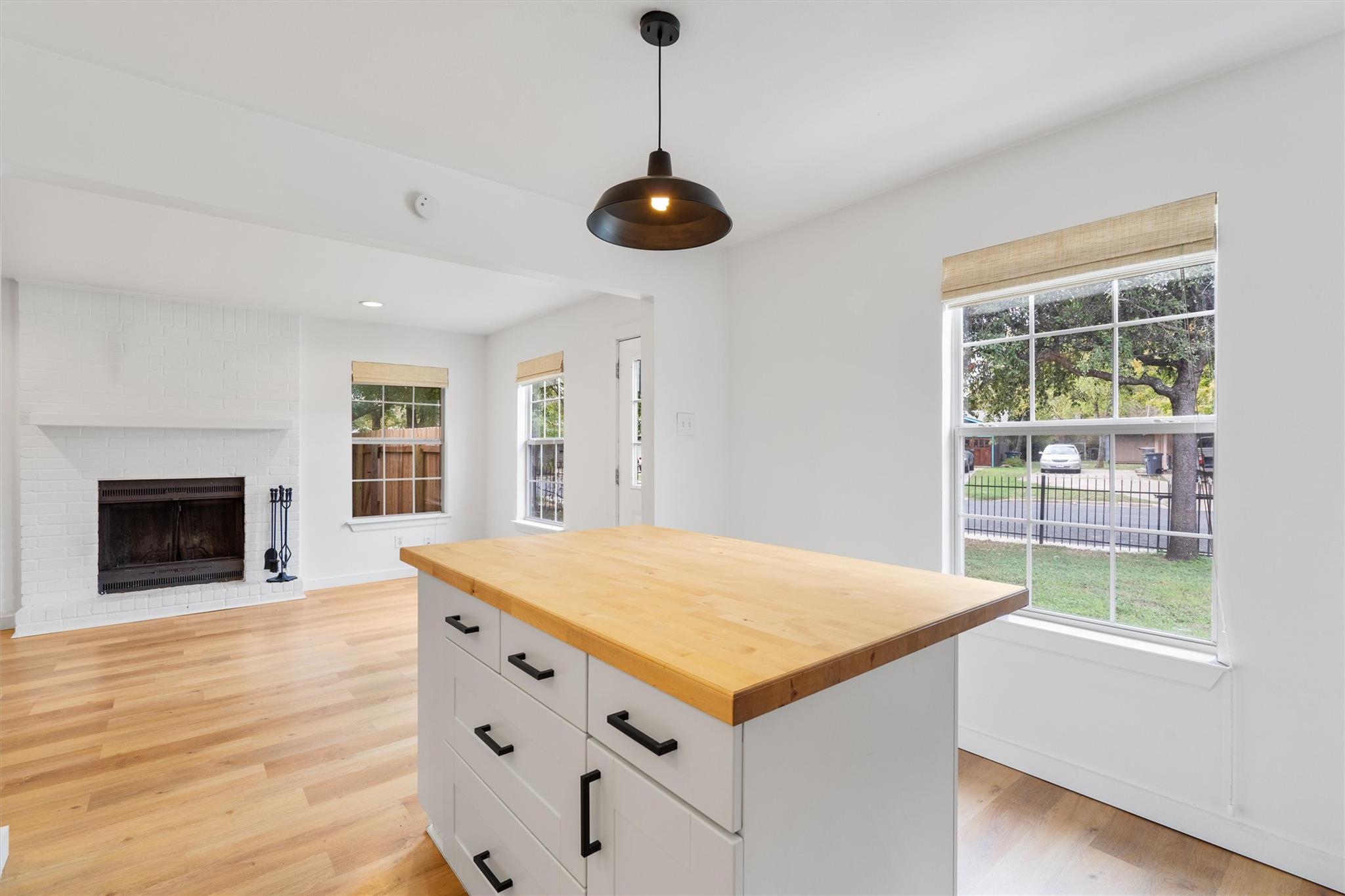 1228 Broadmoor Dr, Austin, TX 78723