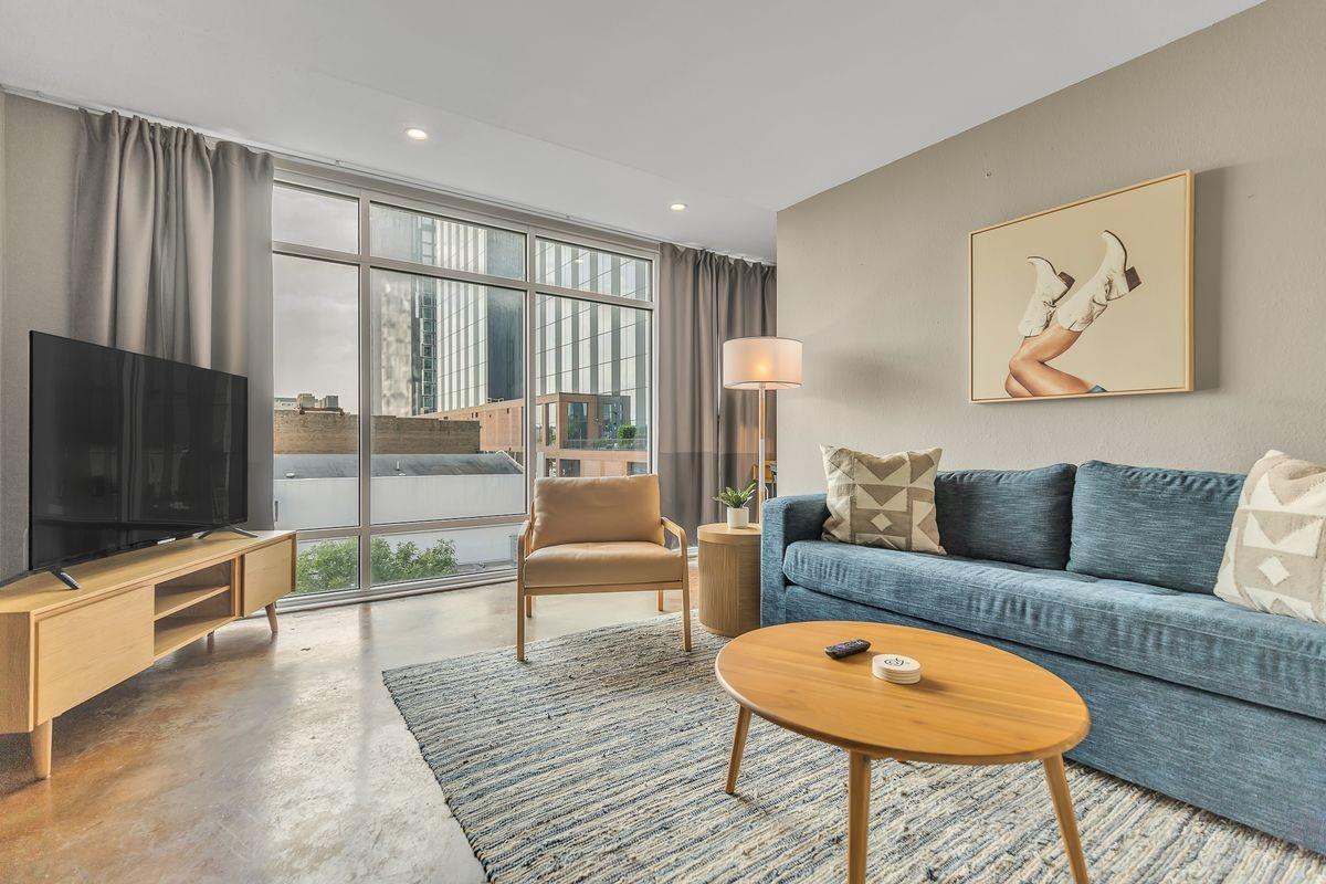 119 E 6th St # 702, Austin, TX 78701