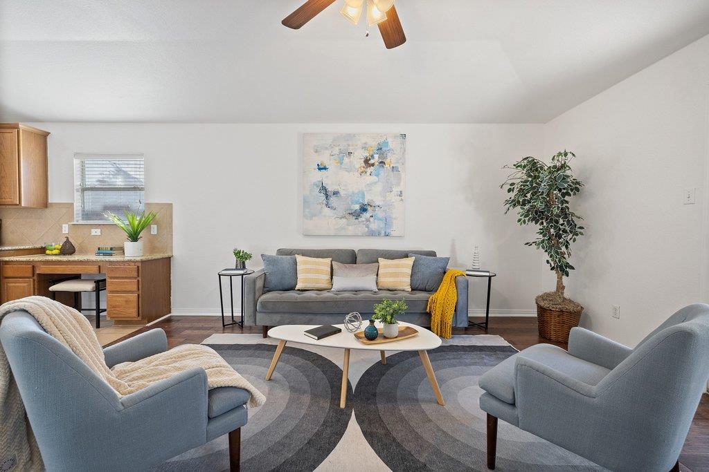 218 Calline Mayes Run, Buda, TX 78610