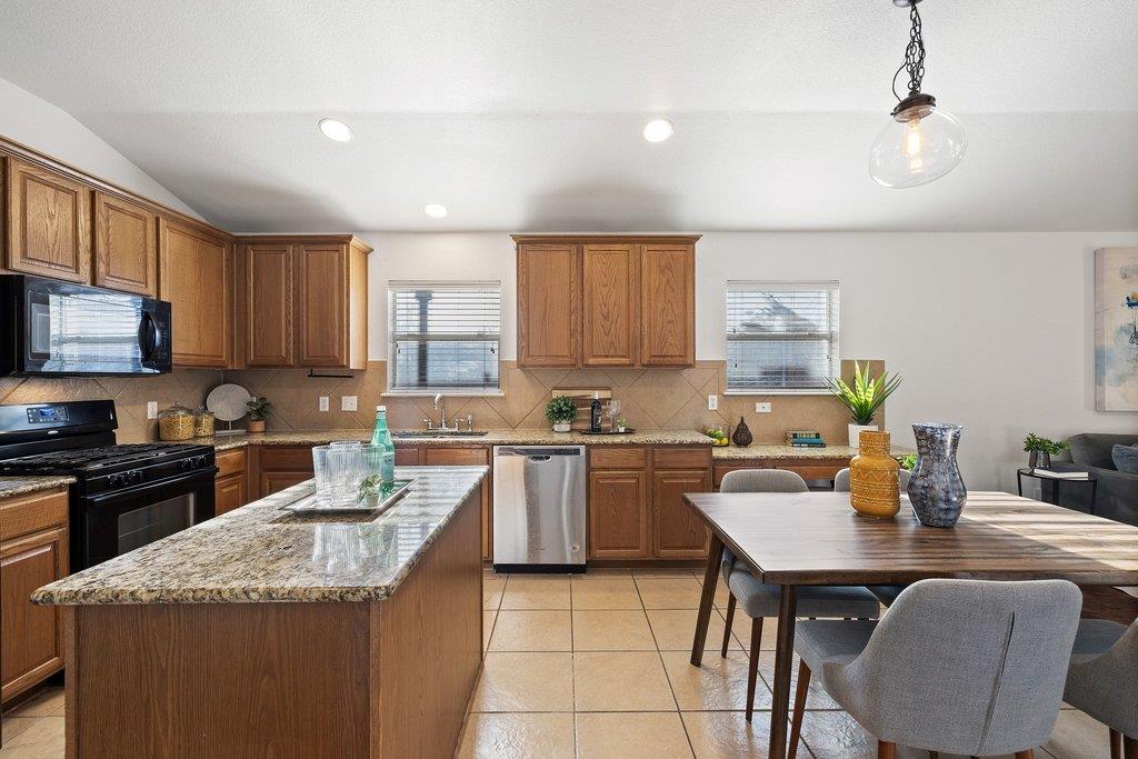 218 Calline Mayes Run, Buda, TX 78610