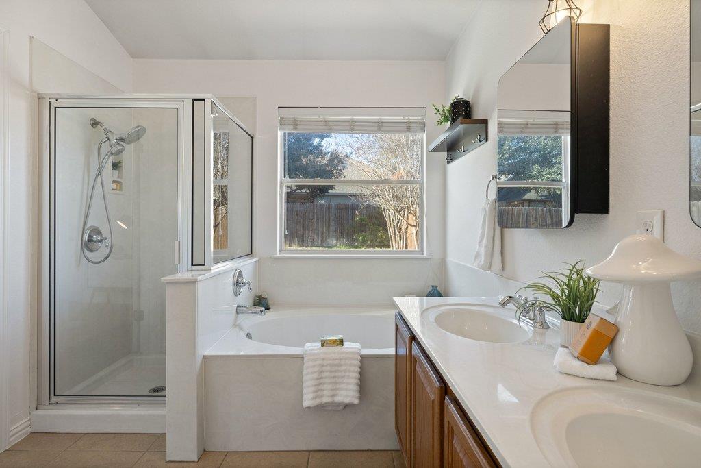 218 Calline Mayes Run, Buda, TX 78610