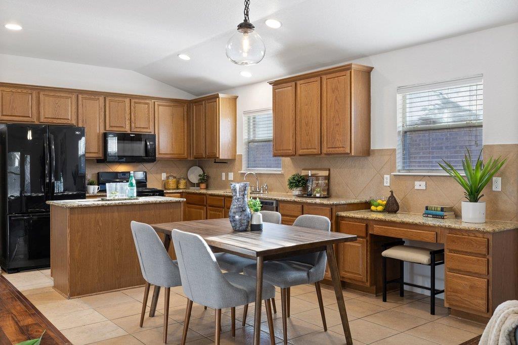 218 Calline Mayes Run, Buda, TX 78610