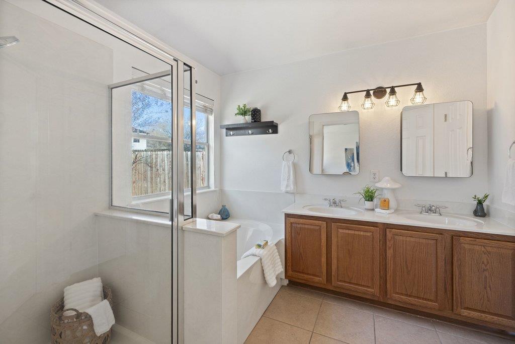 218 Calline Mayes Run, Buda, TX 78610