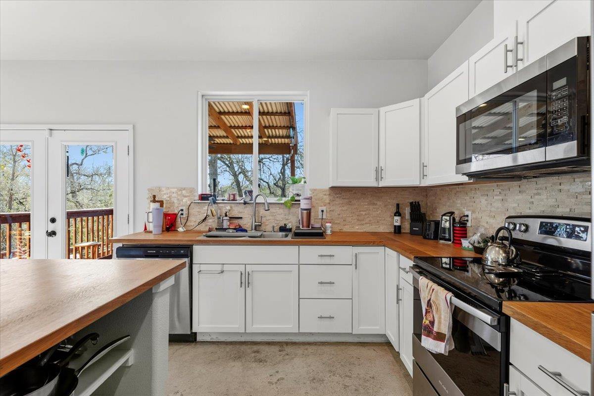 209 Iva Ln, Bastrop, TX 78602