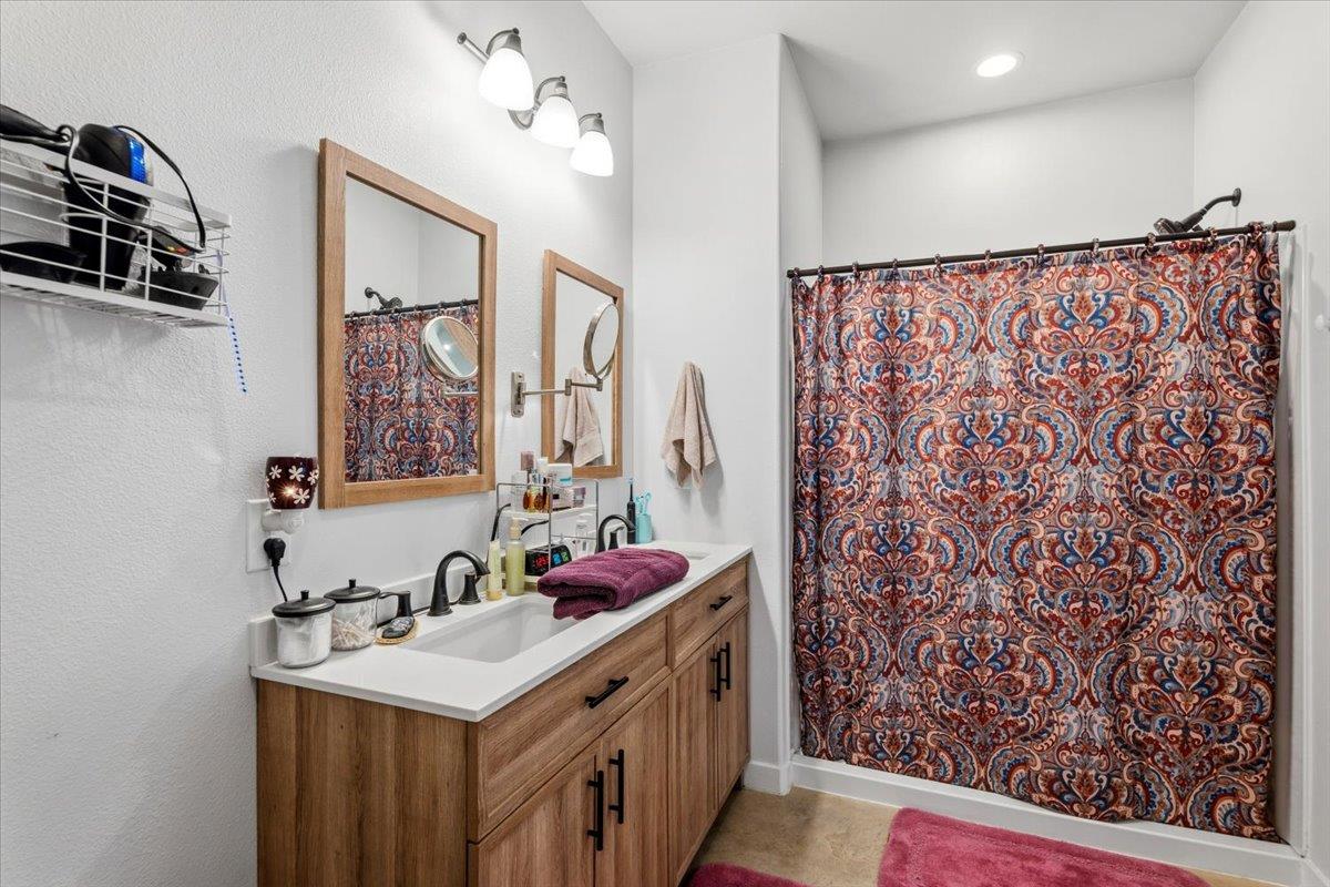 209 Iva Ln, Bastrop, TX 78602