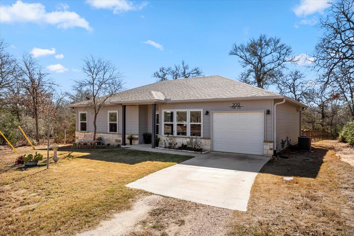 209 Iva Ln, Bastrop, TX 78602