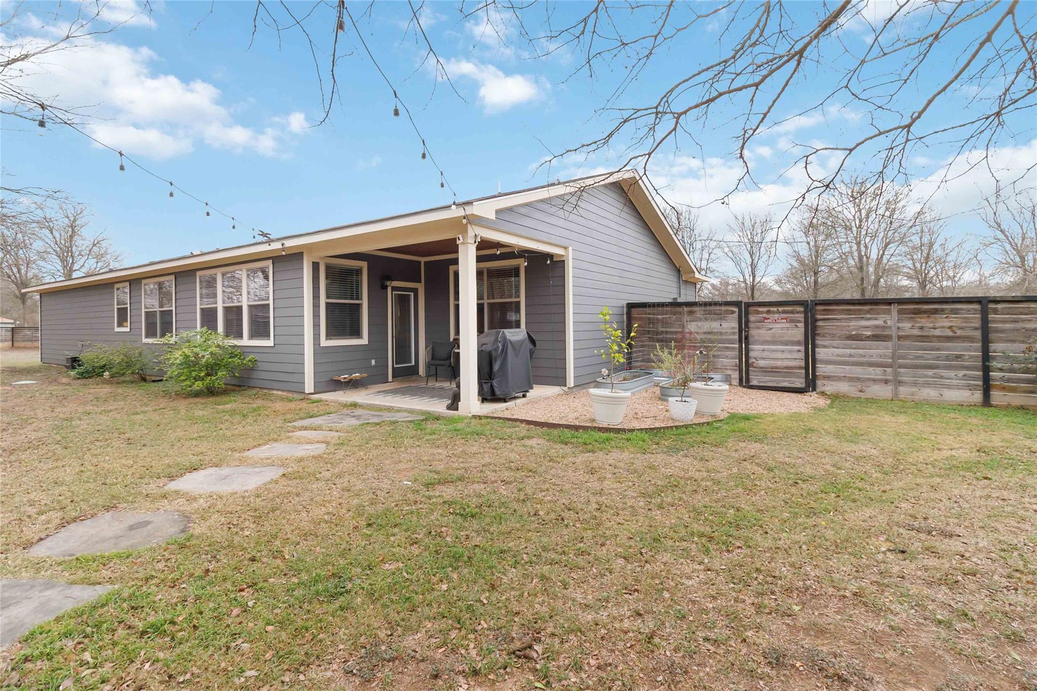 152 Keawakapu Dr, Bastrop, TX 78602