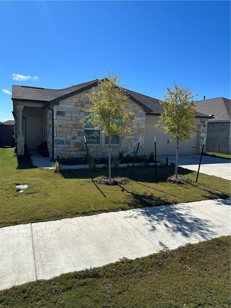 202 Coventry Dr, Hutto, TX 78634