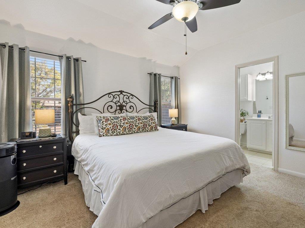 8022 Flintlock Cir, Lago Vista, TX 78645