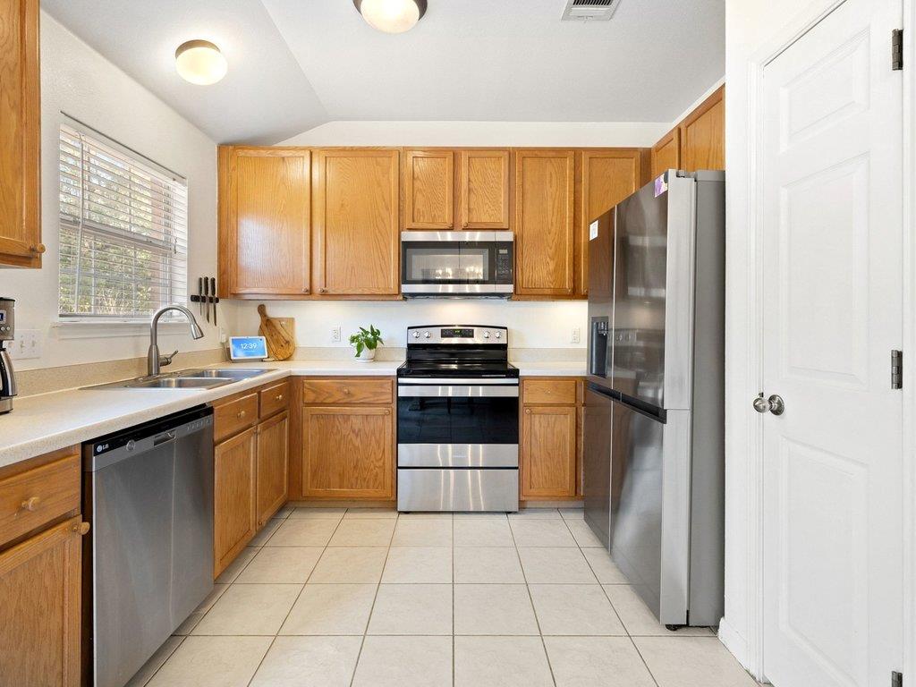 8022 Flintlock Cir, Lago Vista, TX 78645