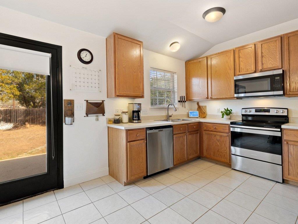 8022 Flintlock Cir, Lago Vista, TX 78645