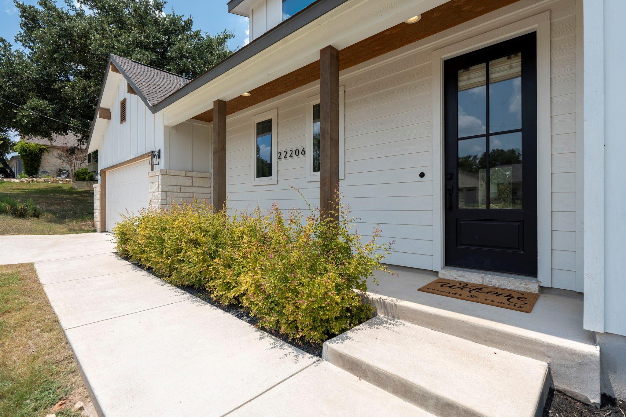 22206 Briarcliff Dr, Spicewood, TX 78669