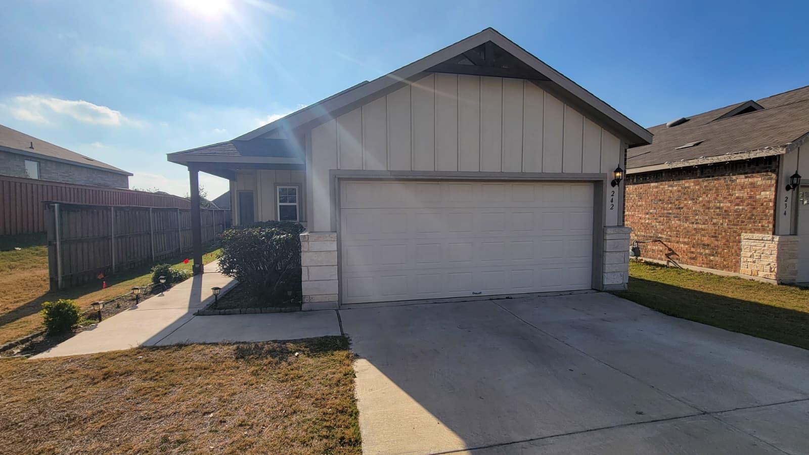 242 Thornless Cir, Buda, TX 78610