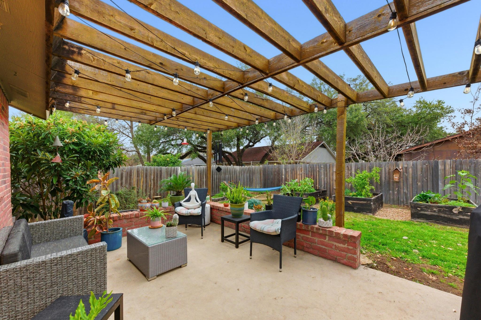 6609 Lancret Hill Dr, Austin, TX 78745