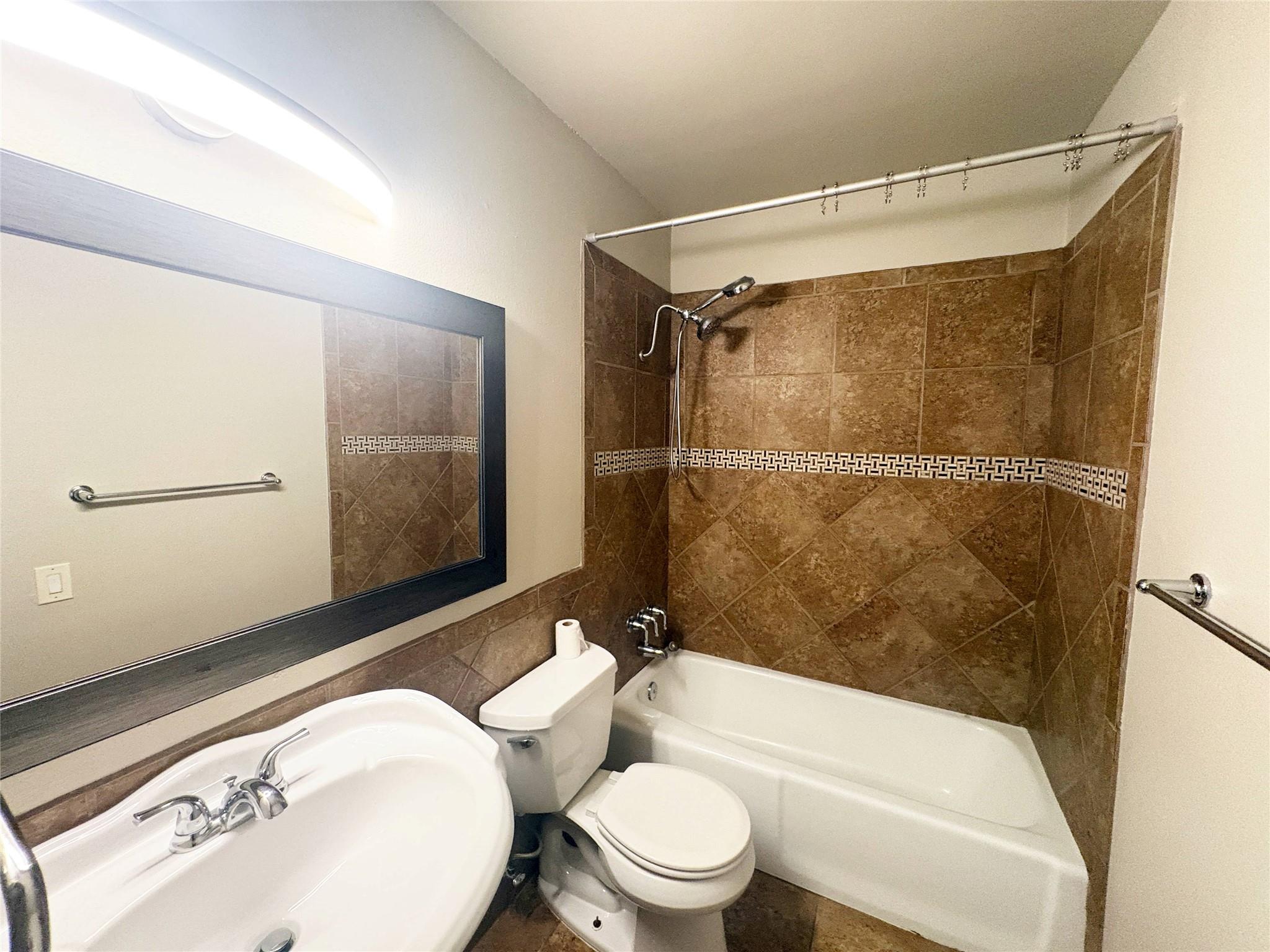 620 S 1st St # 201, Austin, TX 78704