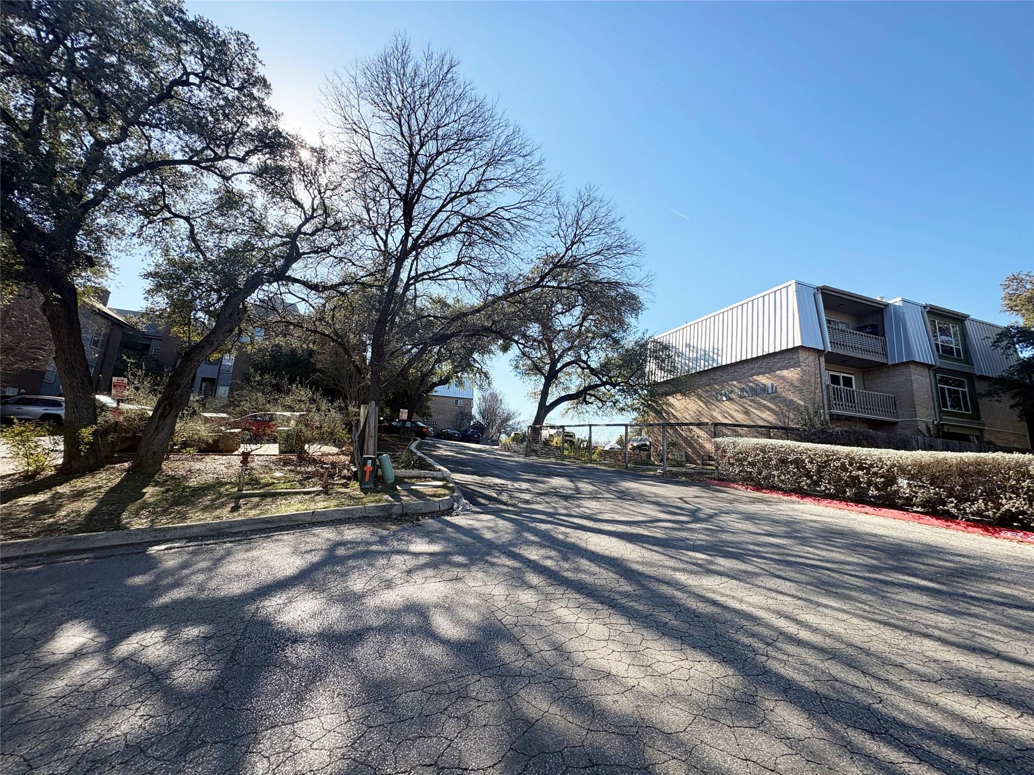 620 S 1st St # 201, Austin, TX 78704