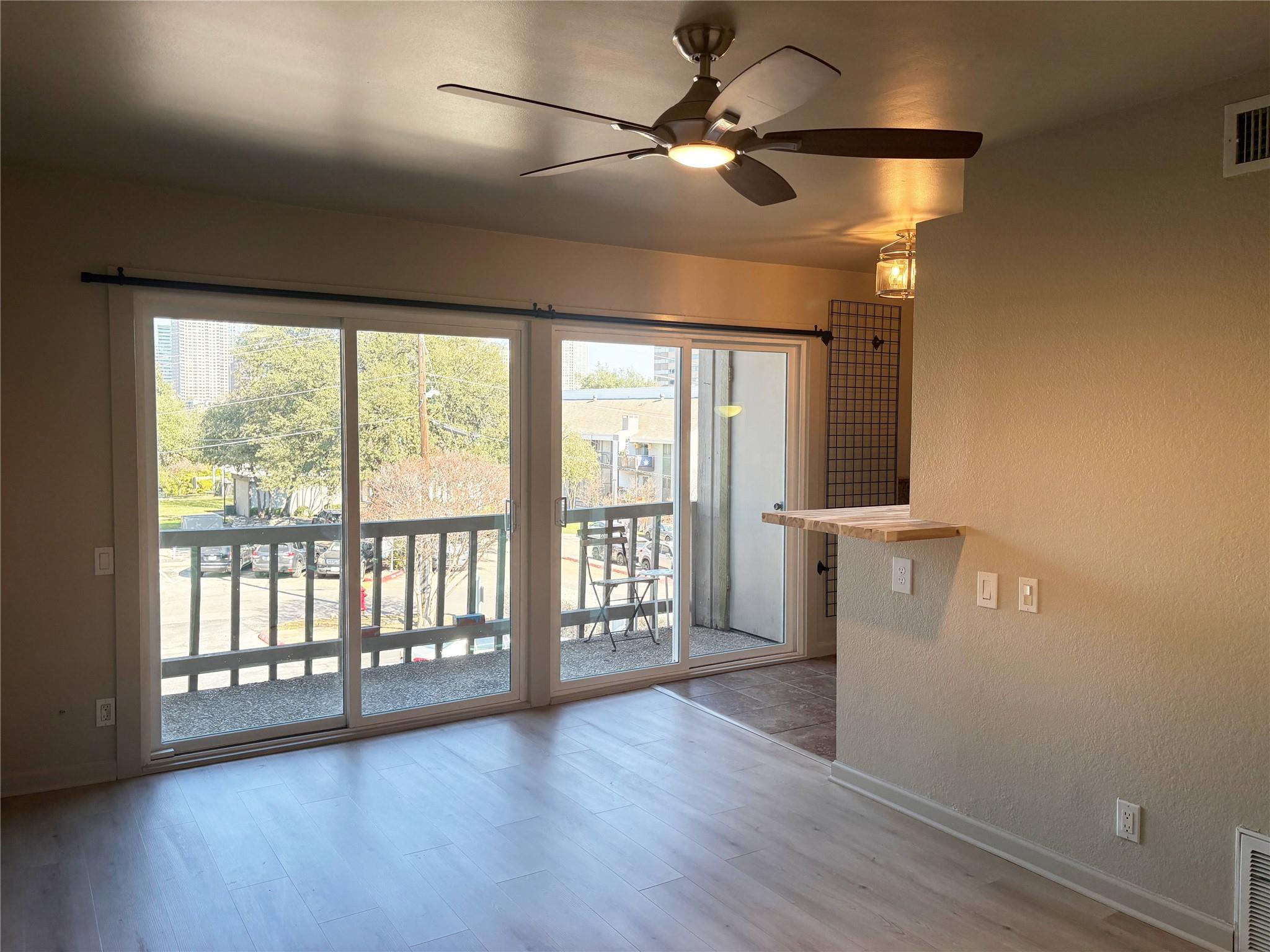 620 S 1st St # 201, Austin, TX 78704