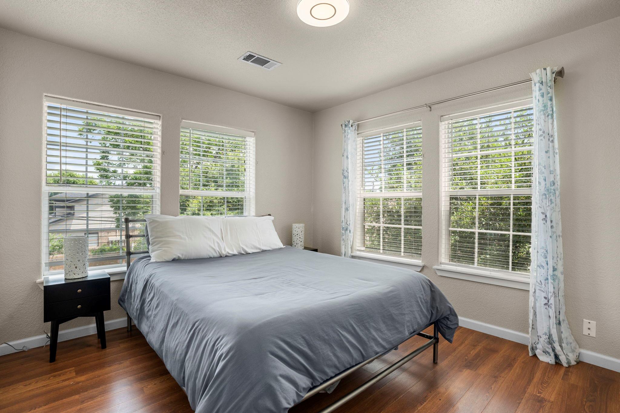 8601 Putnam Dr, Austin, TX 78757