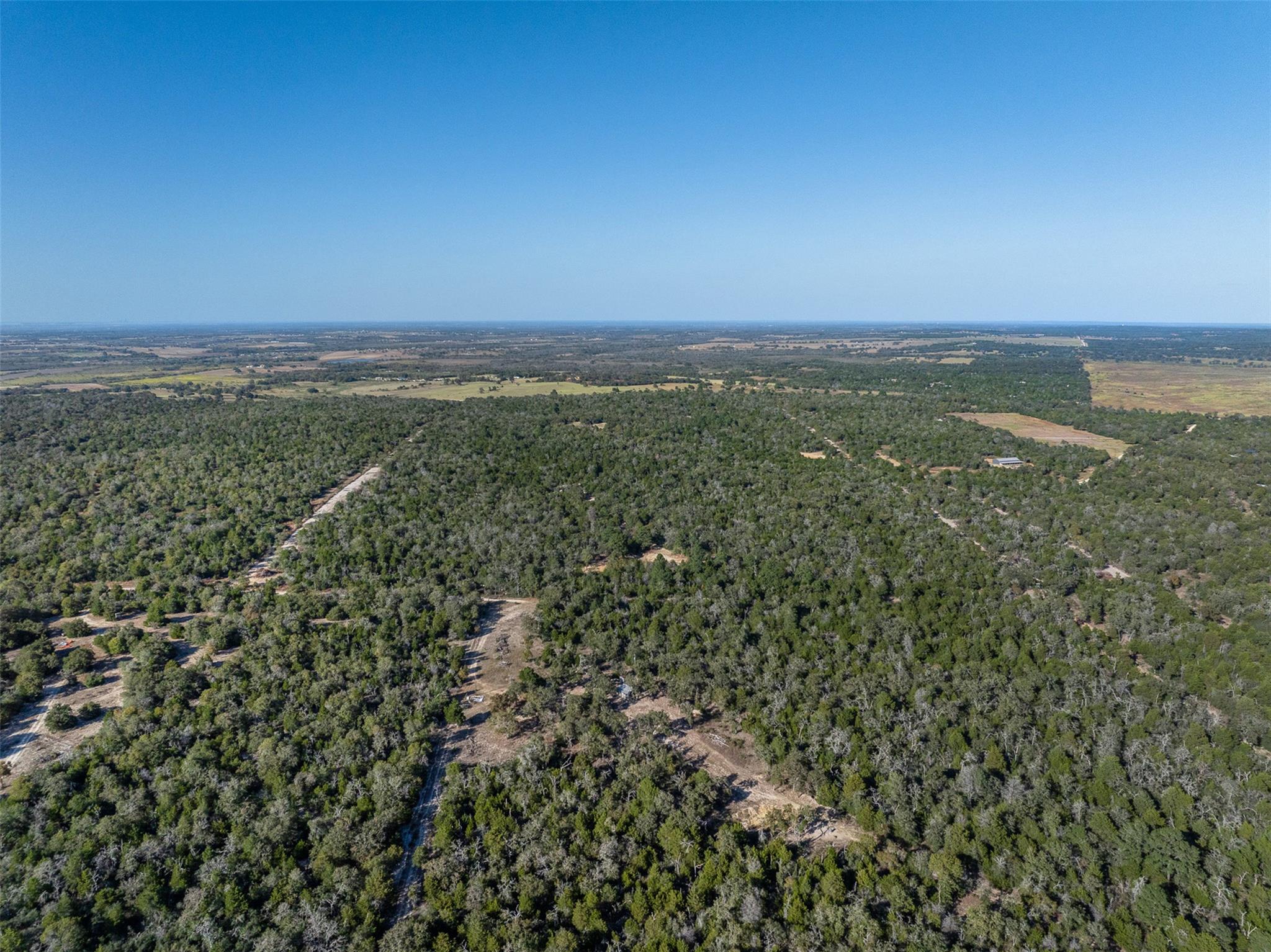 555 Altamira Ln, Dale, TX 78616