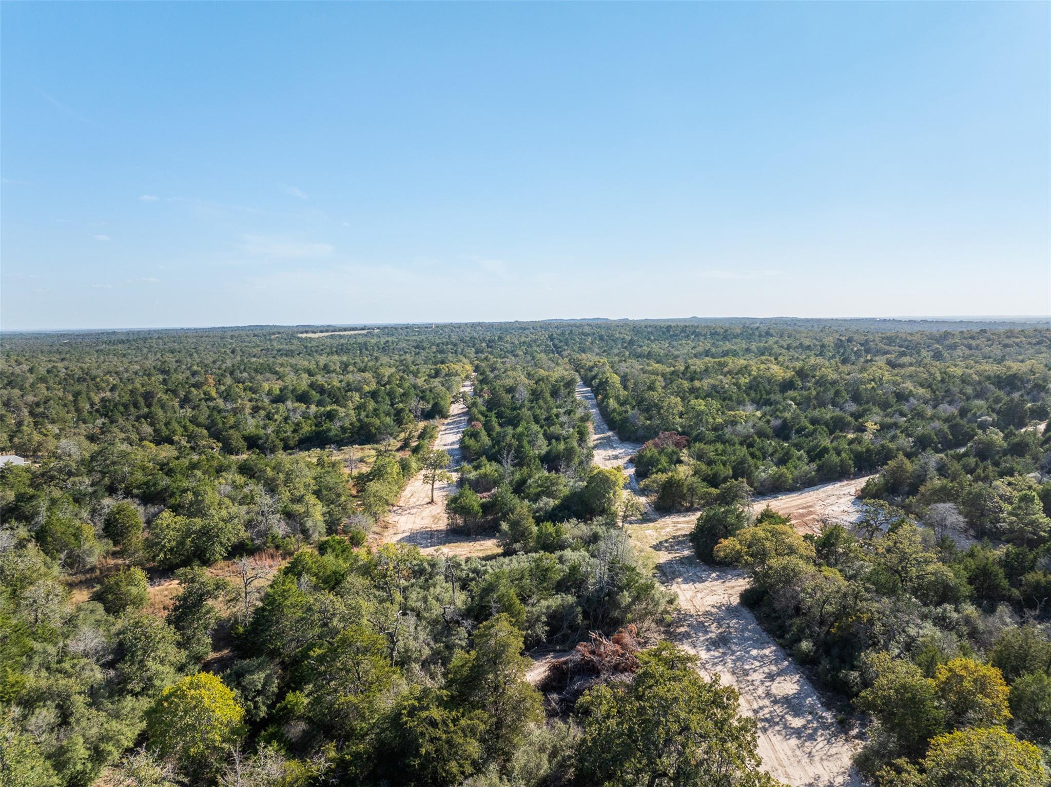 555 Altamira Ln, Dale, TX 78616