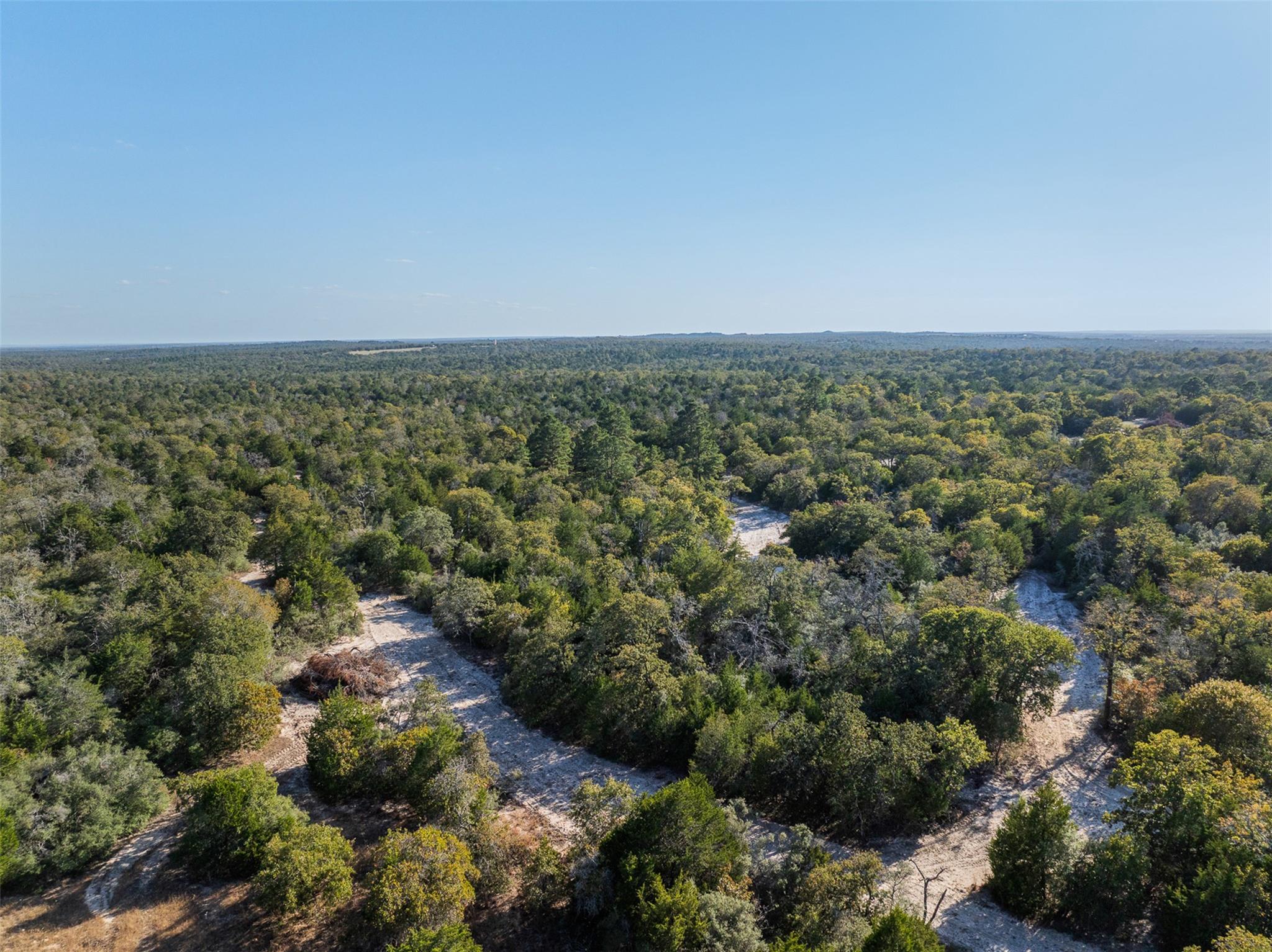 555 Altamira Ln, Dale, TX 78616