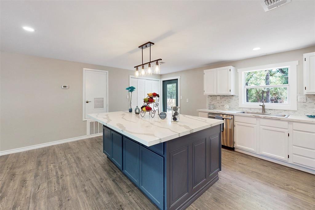 333 Northwood Cir, Rockdale, TX 76567